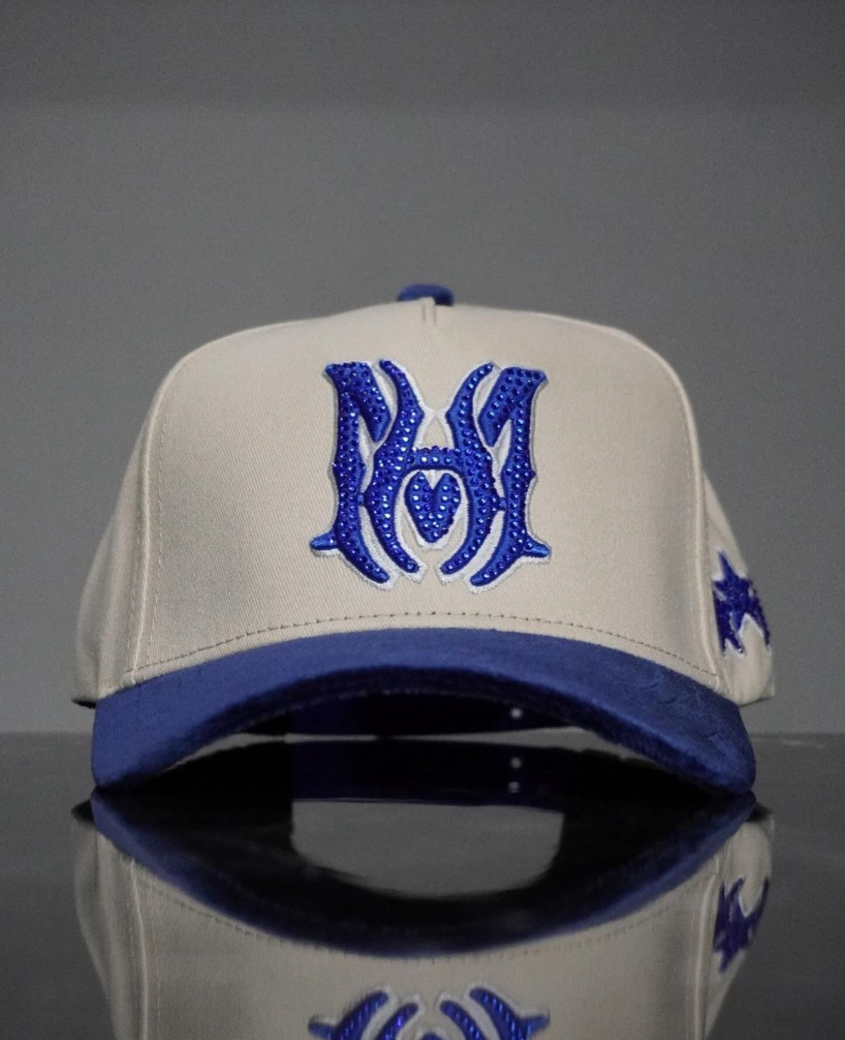 MH 🔵⚪️